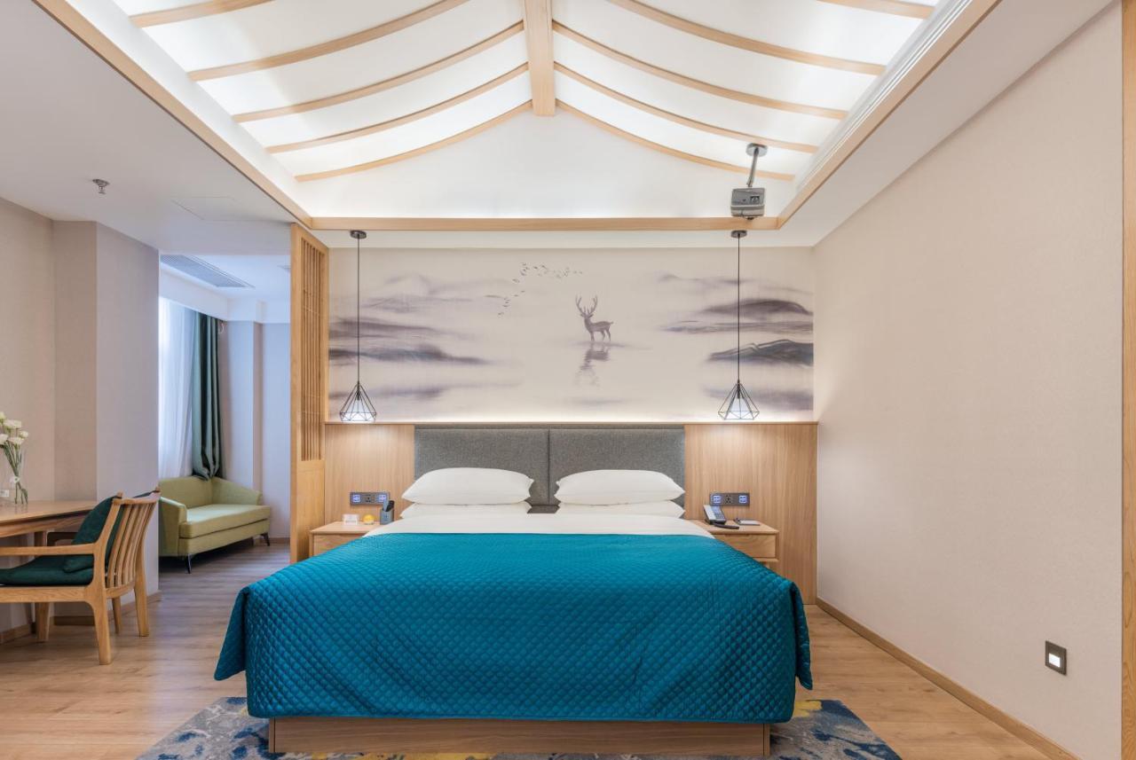 Mehood Hotel Чънду Екстериор снимка