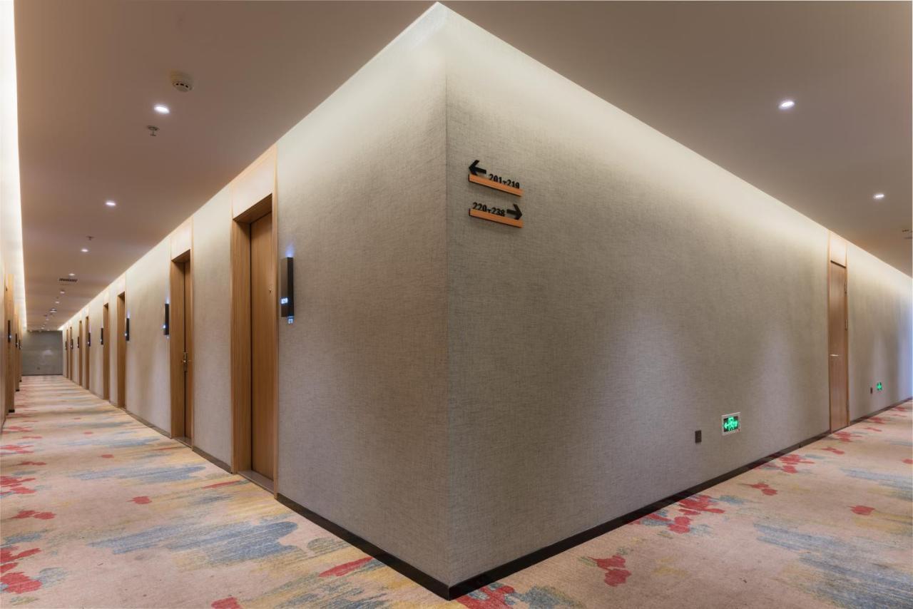 Mehood Hotel Чънду Екстериор снимка
