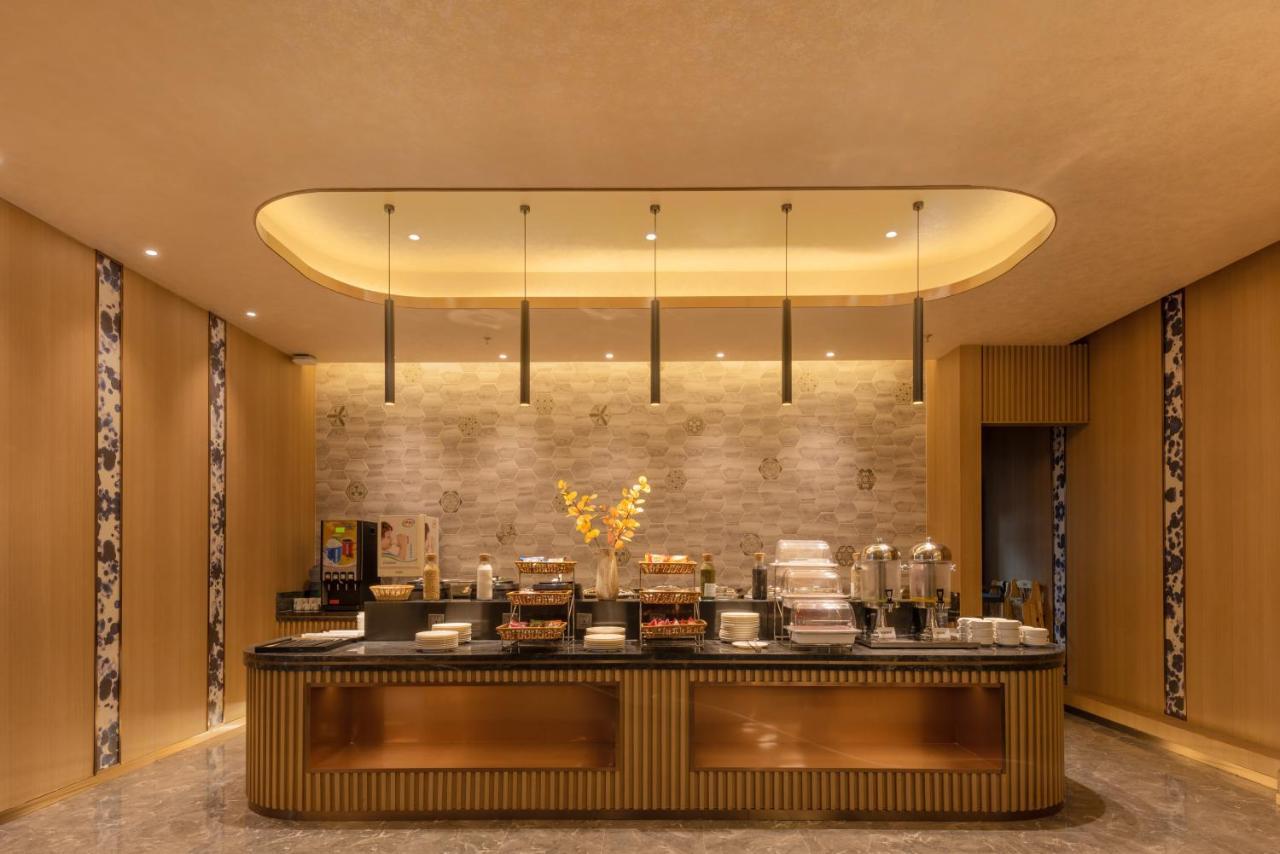 Mehood Hotel Чънду Екстериор снимка