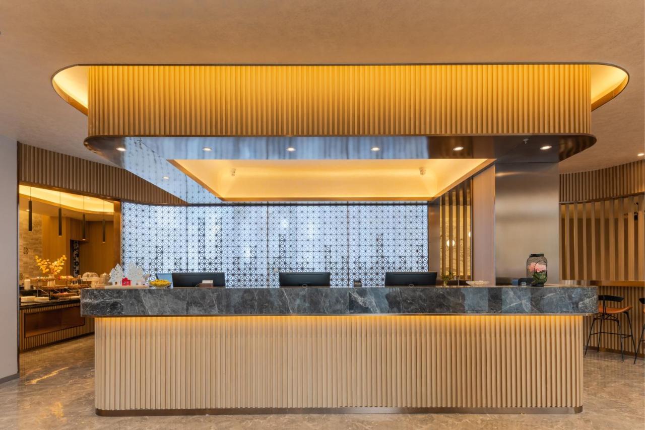 Mehood Hotel Чънду Екстериор снимка