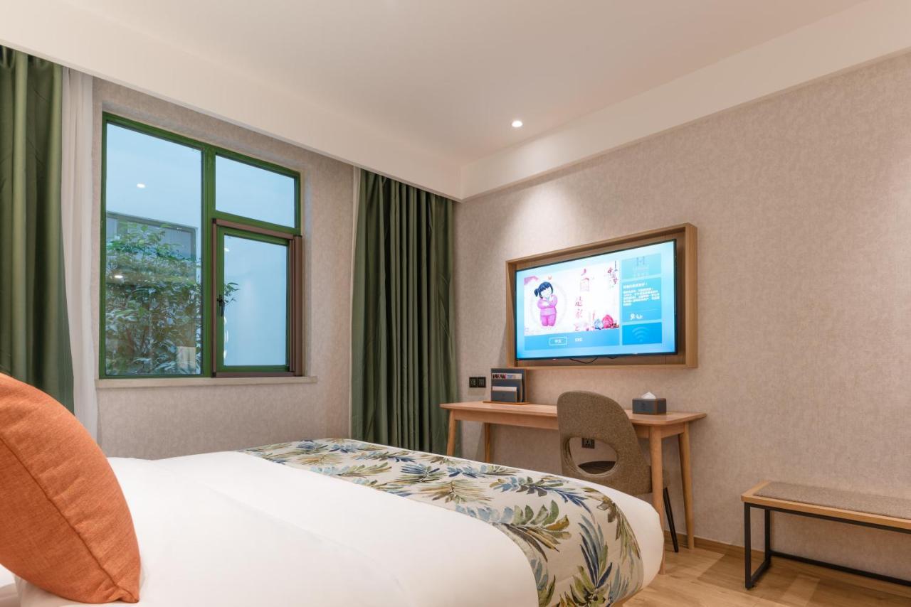 Mehood Hotel Чънду Екстериор снимка