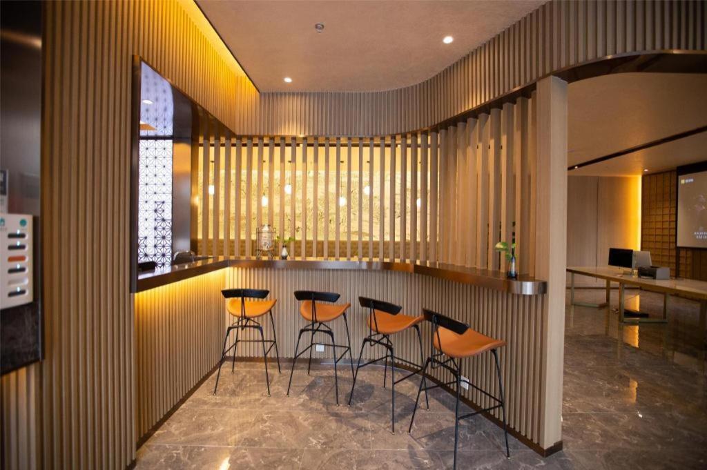 Mehood Hotel Чънду Екстериор снимка