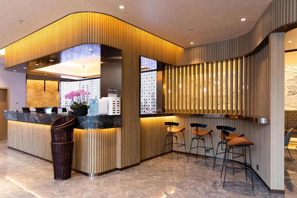 Mehood Hotel Чънду Екстериор снимка